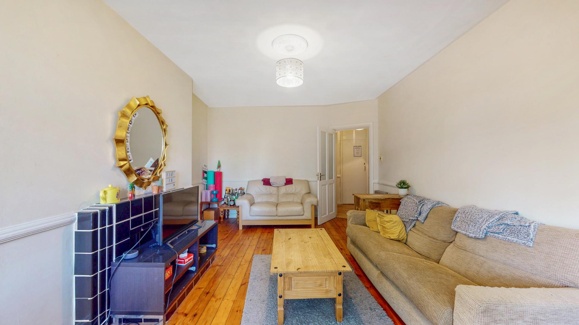 Modern Sharers Apartment Elstow Grange, Brondesbury Park